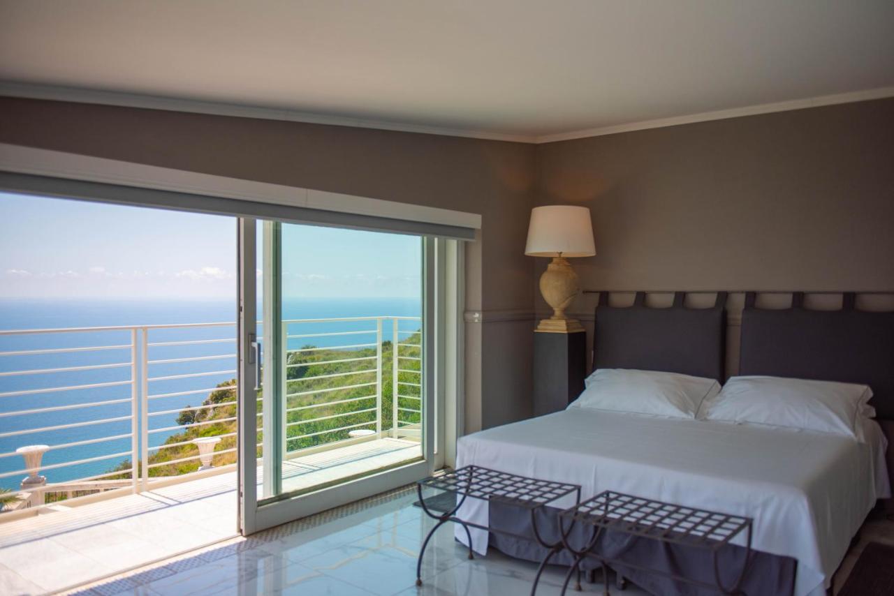 La Librata Boutique Hotel Terracina Kültér fotó